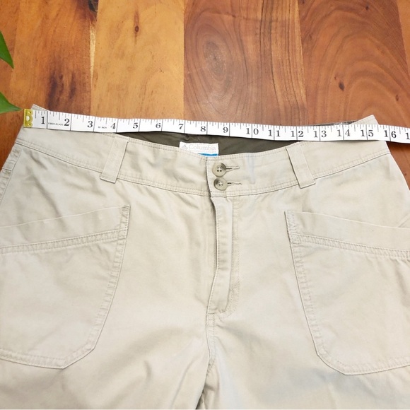 Columbia Casual Earthy Beige Athleisure Relaxed Fit Medium Length Shorts. 8 - Picture 7 of 14